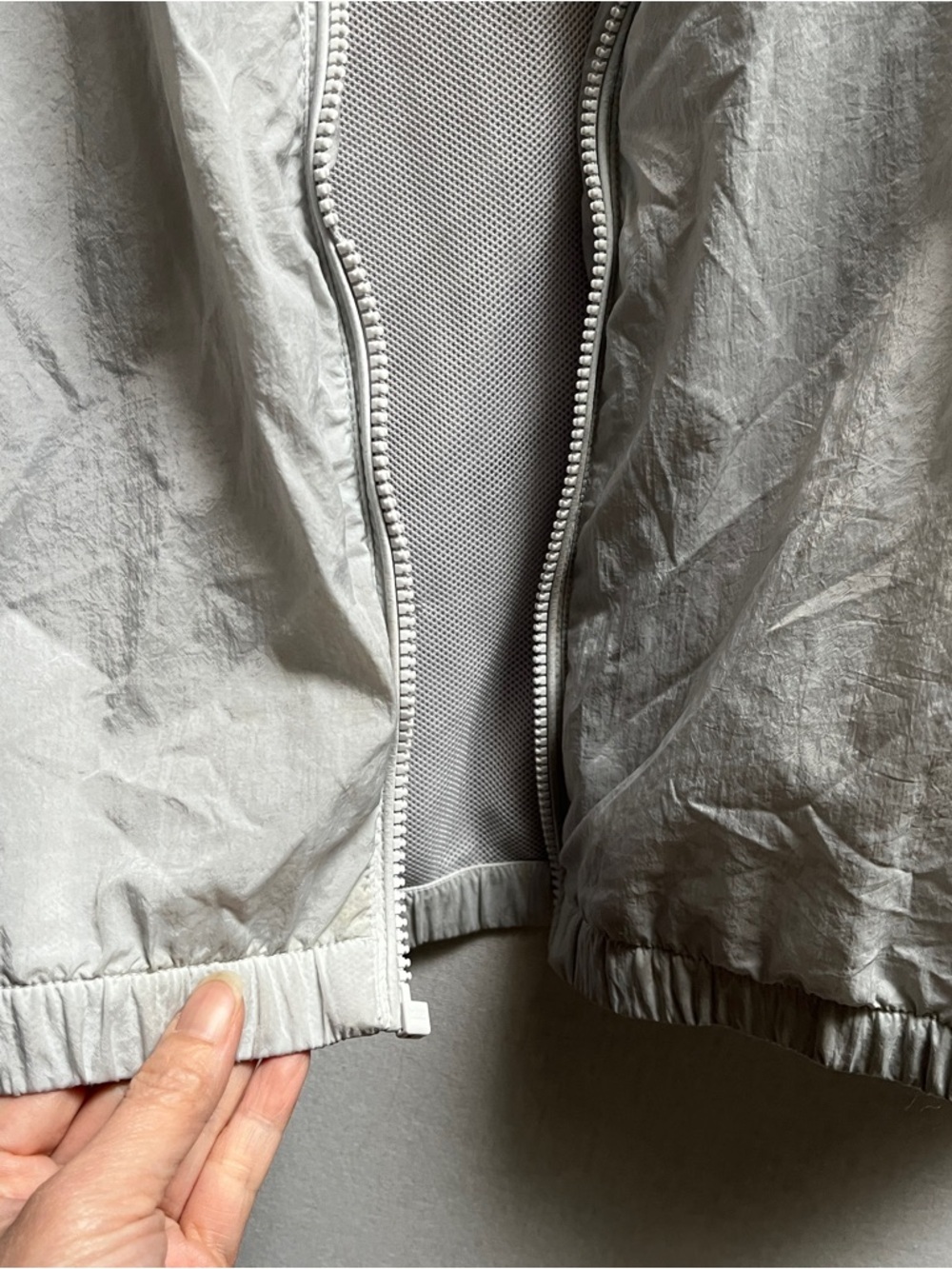 Nike Air Light Gray Hooded Mesh Windbreaker Jacket Sz L - No Zipper - Picture 8 of 8